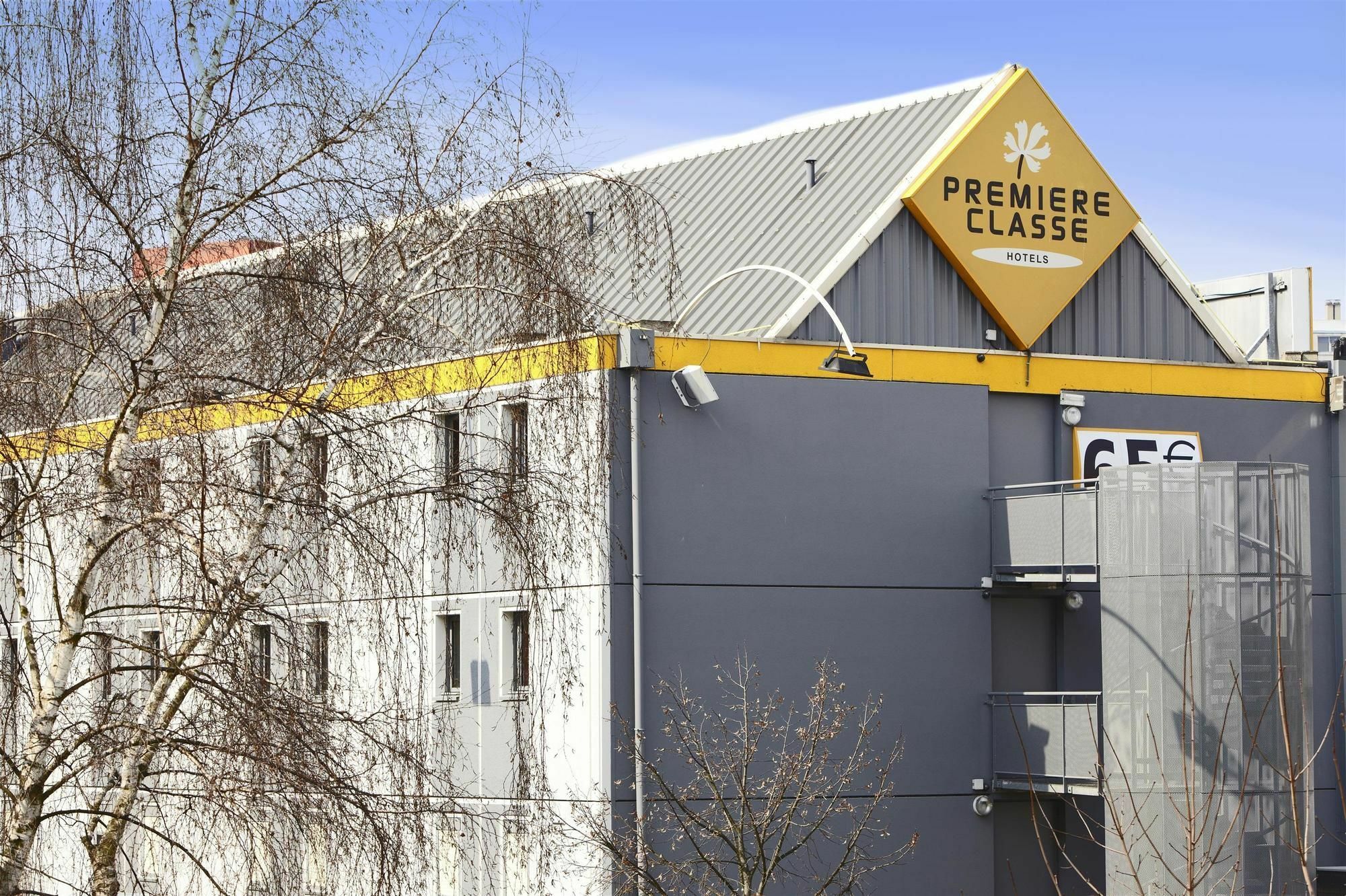 מונטריי Premiere Classe Montreuil מראה חיצוני תמונה The school's main building